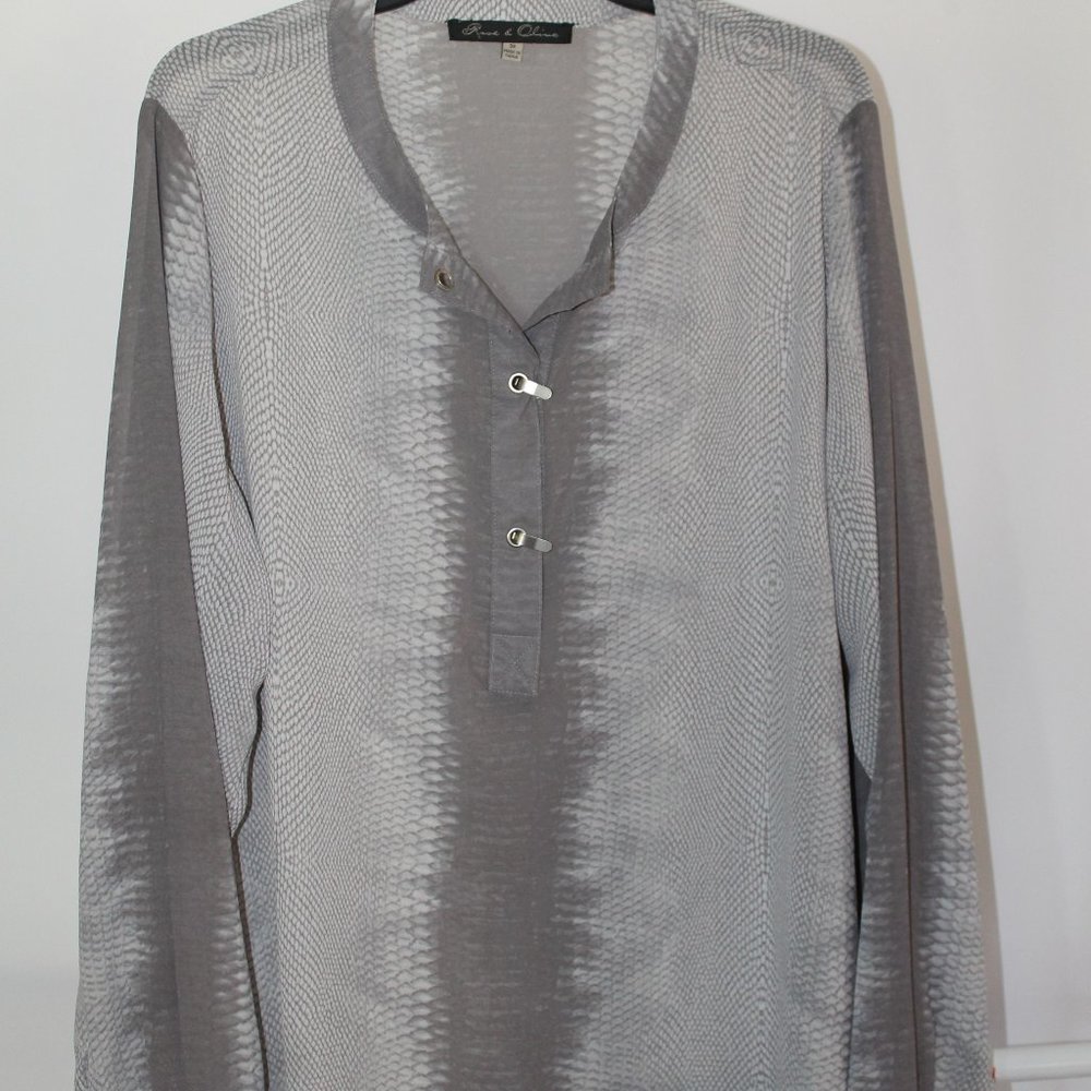 Rose & Olive Snake print lightweight tunic top_Size 3X_Silver/Gray/White